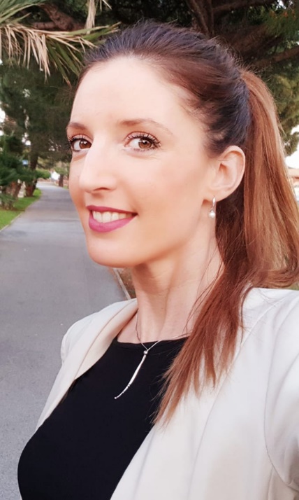 Portrait de Laetitia Bolvin expert-comptable à Marseille et mannequin